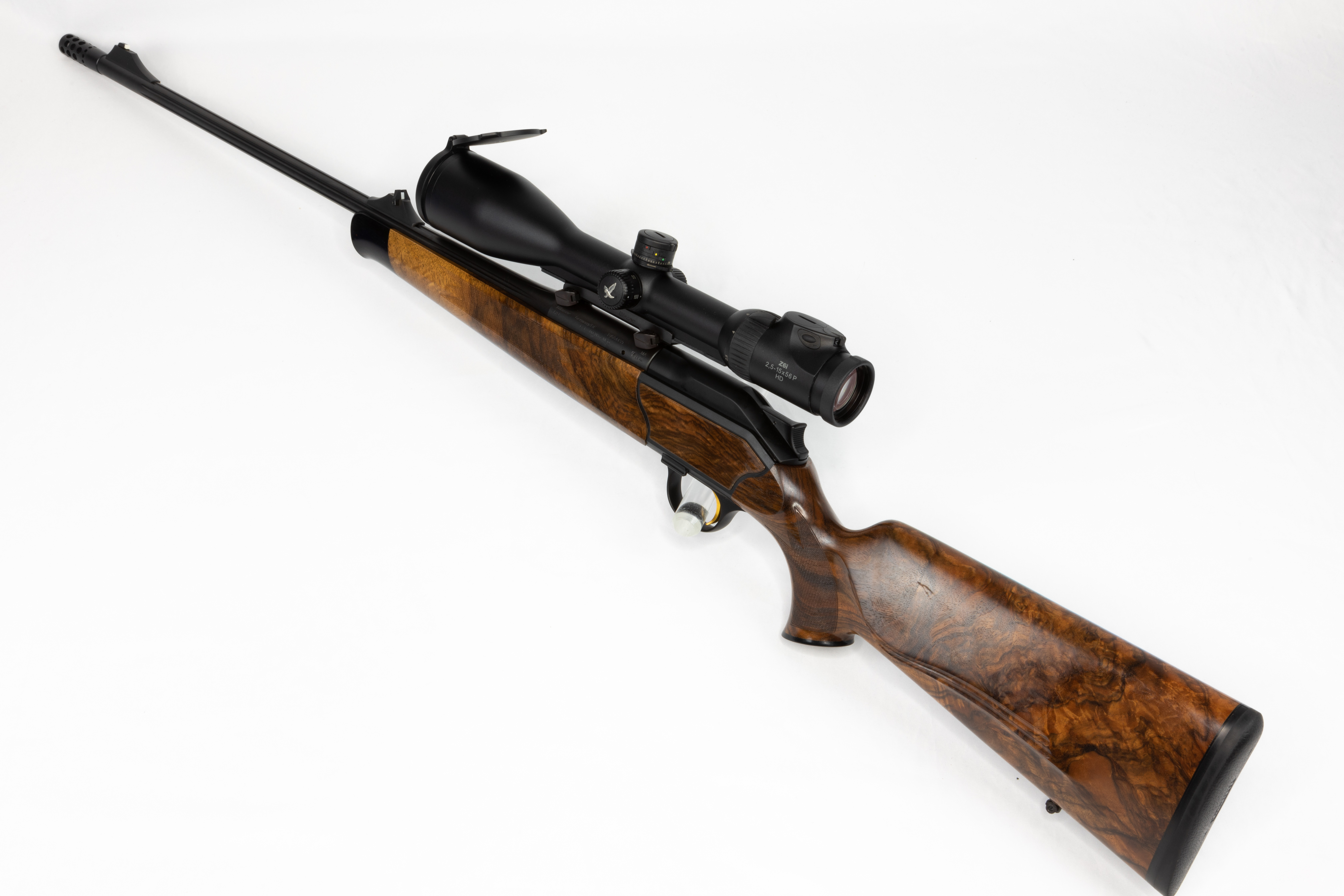 gebr. BLASER R8 Attache mit montiertem SWAROVSKI Z6i2,5-15x56PSR gebr. BLASER R8 Attache mit montiertem SWAROVSKI Z6i2,5-15x56PSR
