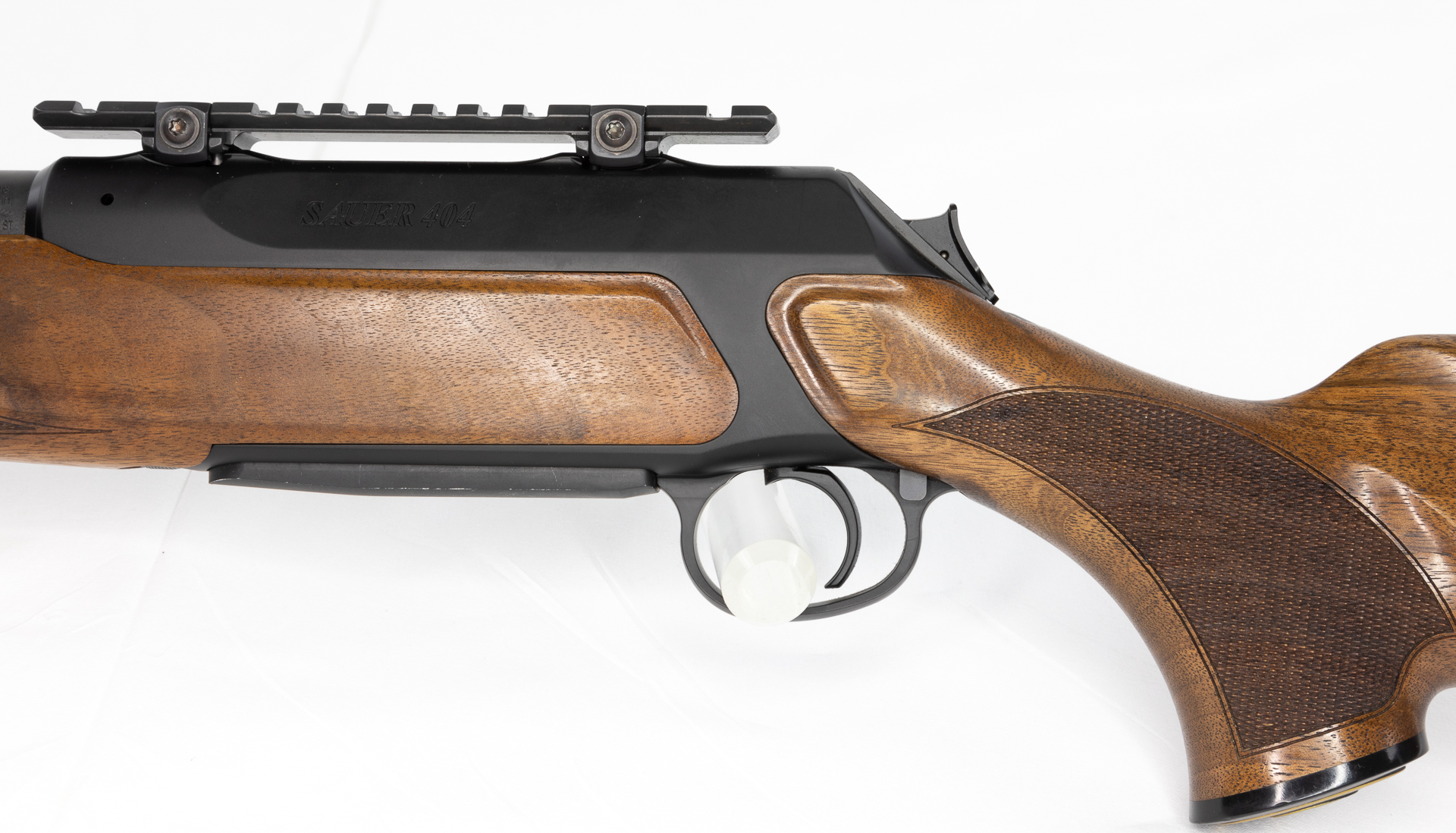 gebr. SAUER 404 Classic mit orig. SUM Montage Weaver und Riemen LL56cm .308 Win., Zustand: Neuwertig gebr. SAUER 404 Classic mit orig. SUM Montage Weaver und Riemen LL56cm .308 Win., Zustand: Neuwertig