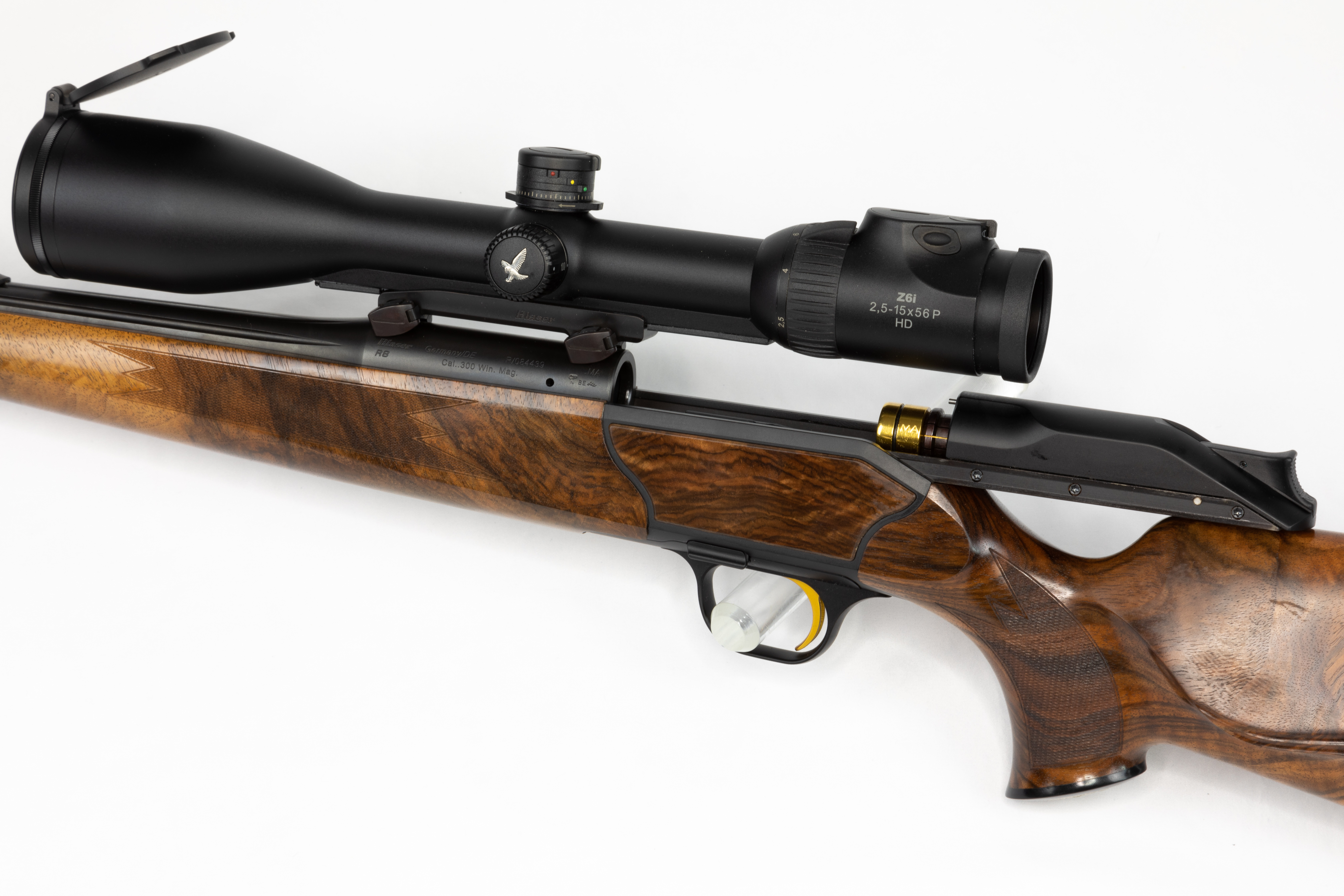 gebr. BLASER R8 Attache mit montiertem SWAROVSKI Z6i2,5-15x56PSR gebr. BLASER R8 Attache mit montiertem SWAROVSKI Z6i2,5-15x56PSR