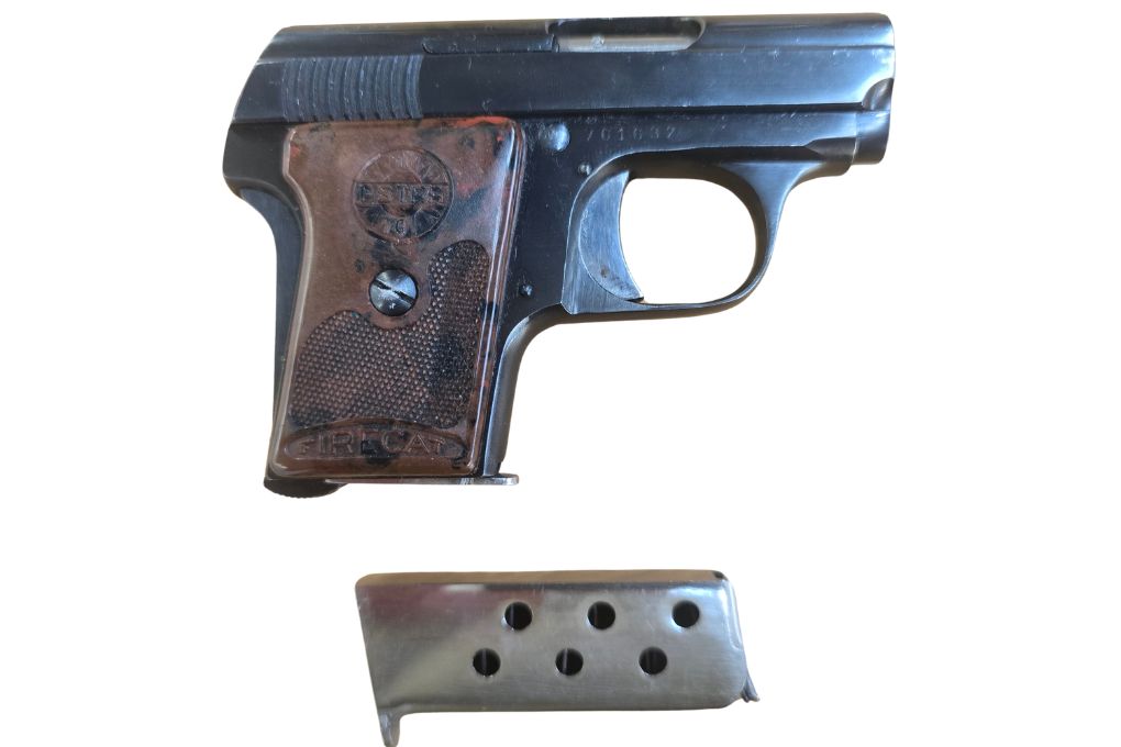 gebr. ASTRA Pistole Mod. Firecat mit Reservemagazin, Zustand: gut