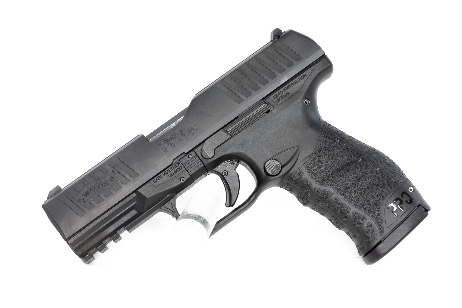 gebr. WALTHER PPQ mit Reservemagazin im Originalkoffer Zustand: Neuwertig, NPR: € 795,00 gebr. WALTHER PPQ mit Reservemagazin im Originalkoffer Zustand: Neuwertig, NPR: € 795,00