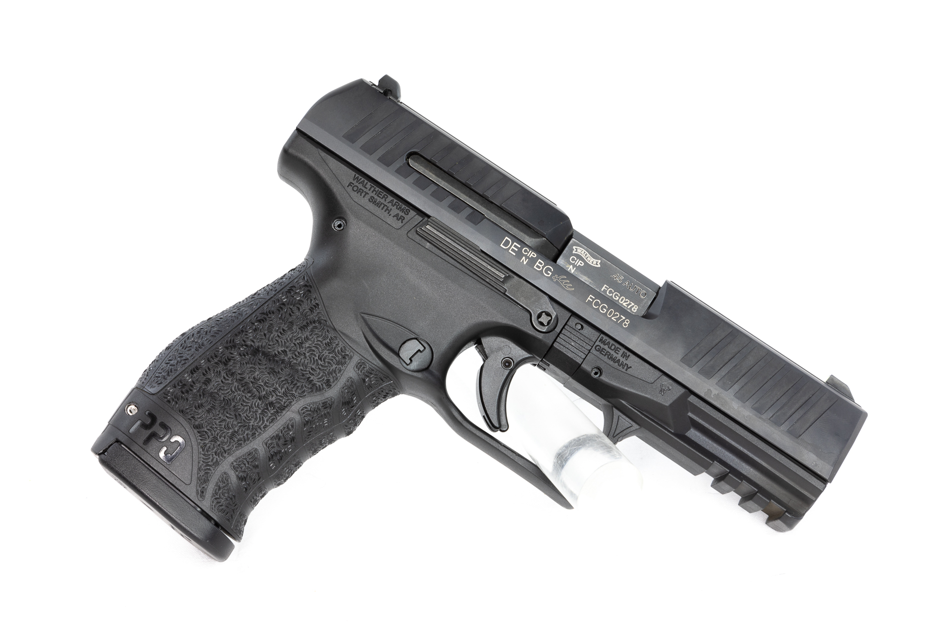 gebr. WALTHER PPQ mit Reservemagazin im Originalkoffer Zustand: Neuwertig, NPR: € 795,00 gebr. WALTHER PPQ mit Reservemagazin im Originalkoffer Zustand: Neuwertig, NPR: € 795,00